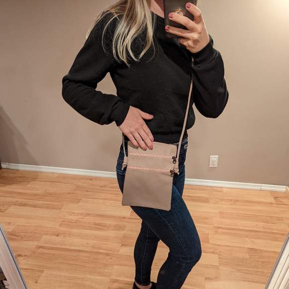 Crossbody purse - Picture 2 of 3